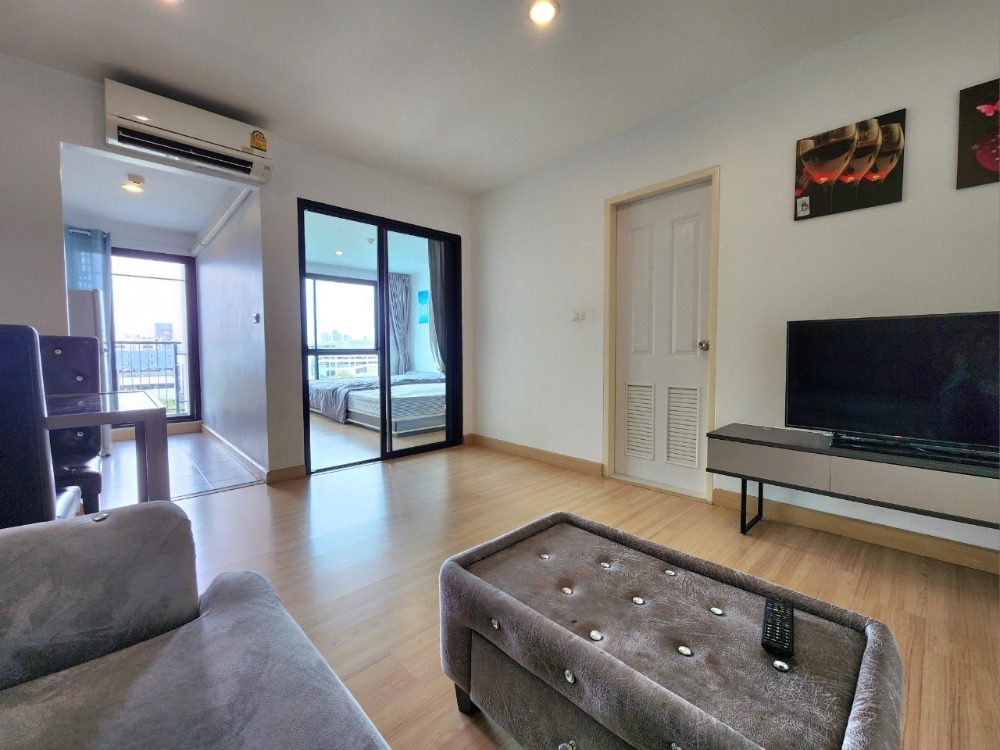 For RentCondoBangna, Bearing, Lasalle : Status as shown in the cover photo** Room available, 42 sq m., largest!!** For rent, The Niche Mono Bangna **Bed + mattress 10 feet, I repeat 10 feet!! (2 beds together) Price negotiable**