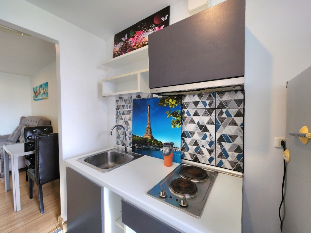 For RentCondoBangna, Bearing, Lasalle : Status as shown in the cover photo** Room available, 42 sq m., largest!!** For rent, The Niche Mono Bangna **Bed + mattress 10 feet, I repeat 10 feet!! (2 beds together) Price negotiable**