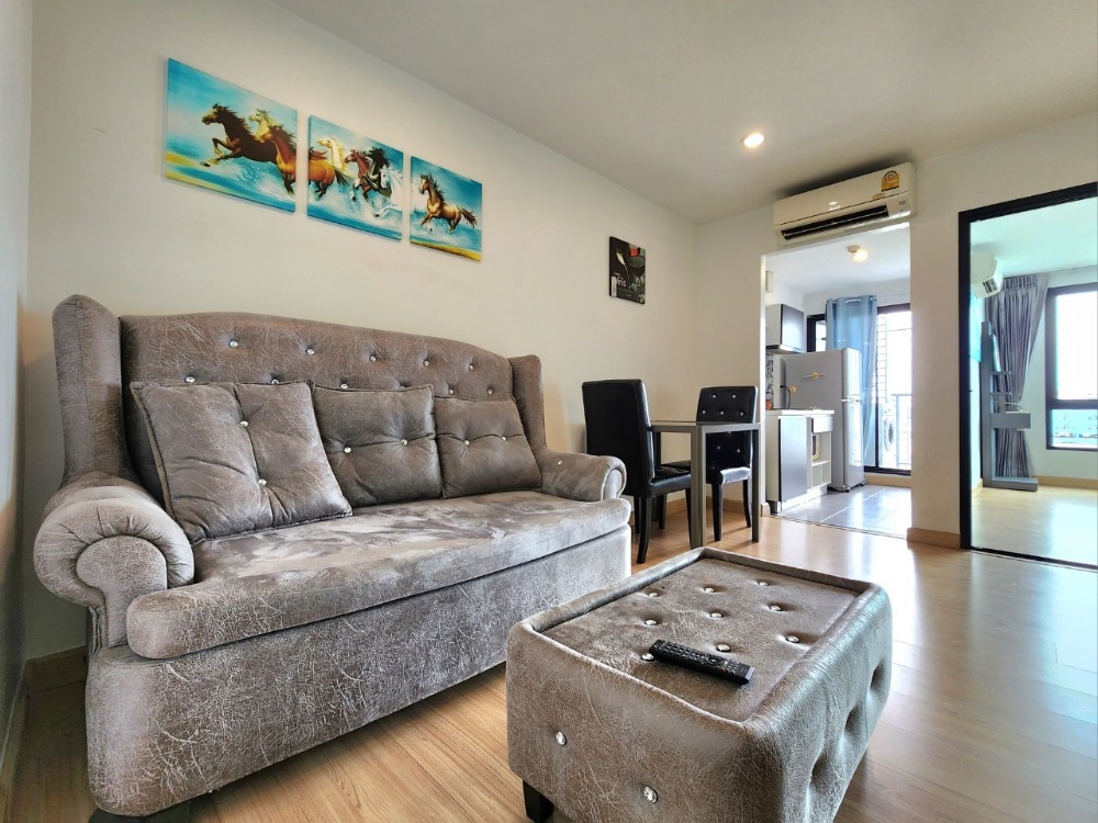 For RentCondoBangna, Bearing, Lasalle : Status as shown in the cover photo** Room available, 42 sq m., largest!!** For rent, The Niche Mono Bangna **Bed + mattress 10 feet, I repeat 10 feet!! (2 beds together) Price negotiable**