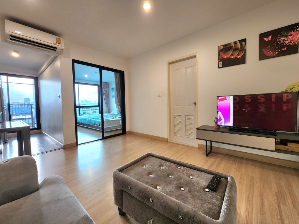 For RentCondoBangna, Bearing, Lasalle : Status as shown in the cover photo** Room available, 42 sq m., largest!!** For rent, The Niche Mono Bangna **Bed + mattress 10 feet, I repeat 10 feet!! (2 beds together) Price negotiable**