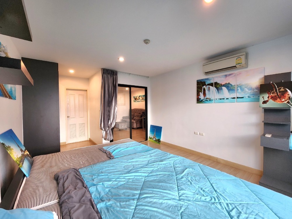 For RentCondoBangna, Bearing, Lasalle : Status as shown in the cover photo** Room available, 42 sq m., largest!!** For rent, The Niche Mono Bangna **Bed + mattress 10 feet, I repeat 10 feet!! (2 beds together) Price negotiable**