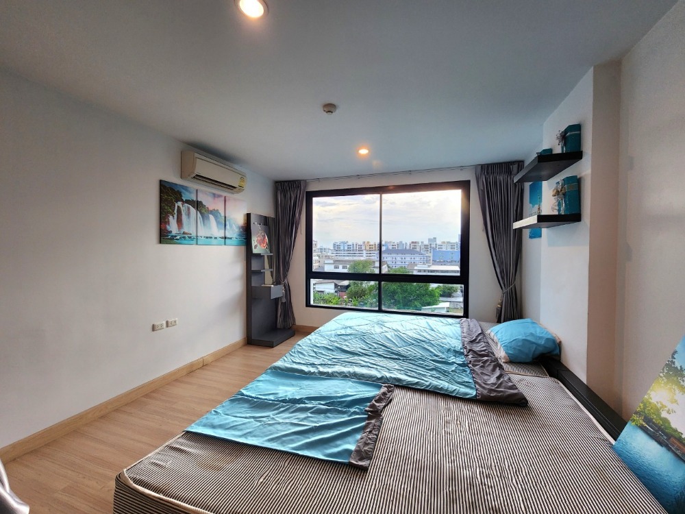 For RentCondoBangna, Bearing, Lasalle : Status as shown in the cover photo** Room available, 42 sq m., largest!!** For rent, The Niche Mono Bangna **Bed + mattress 10 feet, I repeat 10 feet!! (2 beds together) Price negotiable**