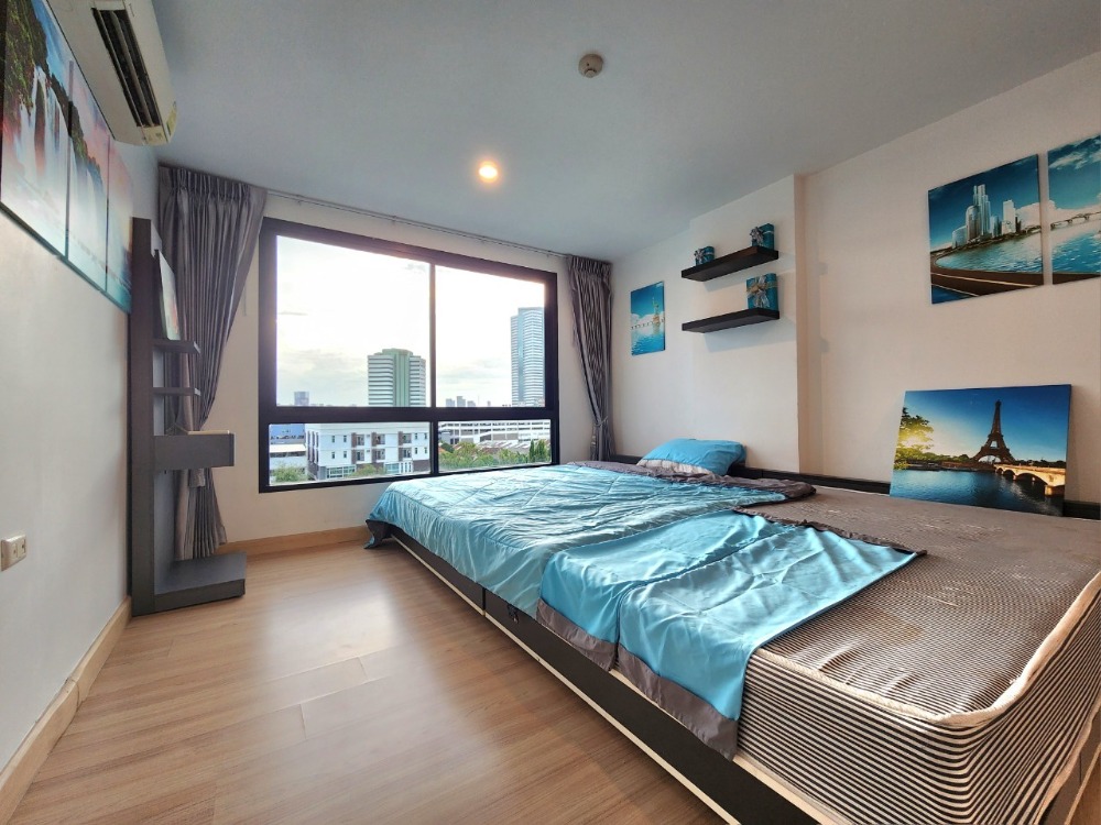 For RentCondoBangna, Bearing, Lasalle : Status as shown in the cover photo** Room available, 42 sq m., largest!!** For rent, The Niche Mono Bangna **Bed + mattress 10 feet, I repeat 10 feet!! (2 beds together) Price negotiable**