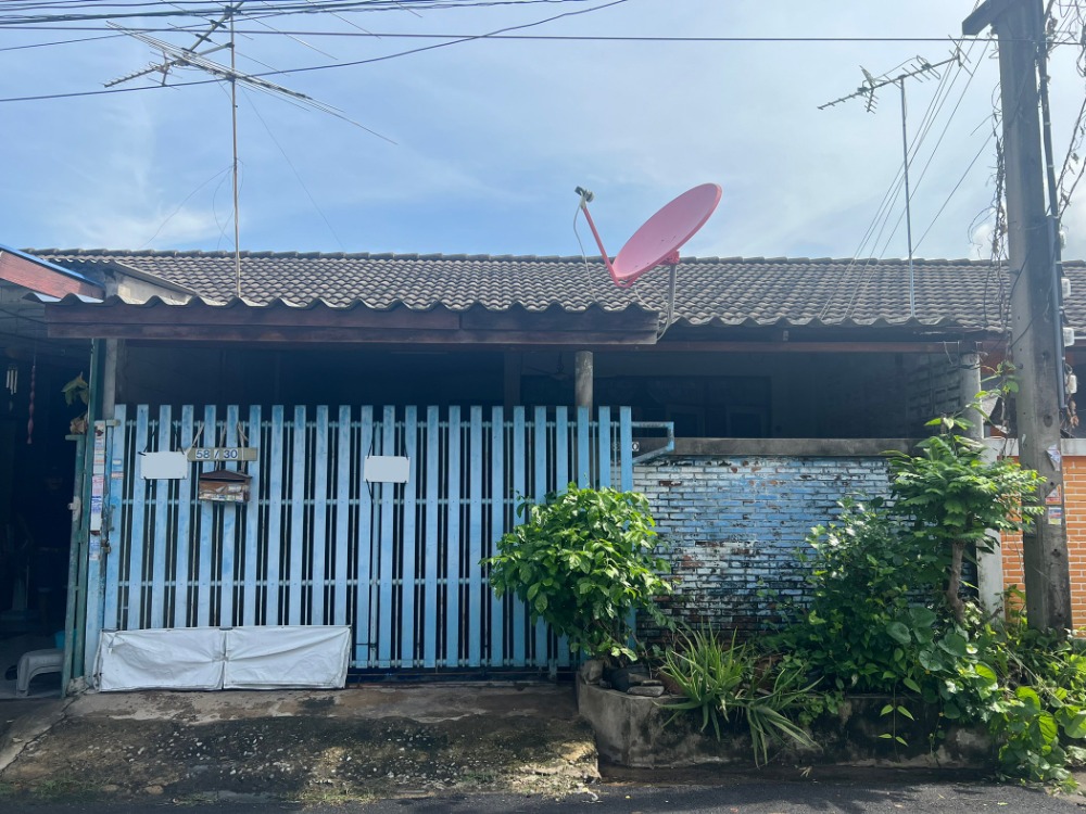For SaleTownhomeSamut Prakan,Samrong : sell!!! one-story townhouse Chonlathep Village Near Big C, Bang Phli, area 20.40 sq m.