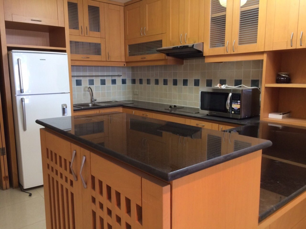 For RentCondoSilom, Saladaeng, Bangrak : Condo for rent, State Tower Silom, State Tower Silom, 68 sq m.