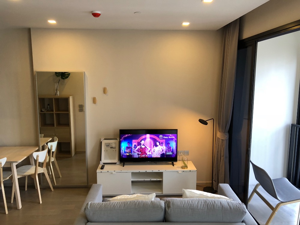 (owner) for rent Ashton Asoke 1bed, curved glass, 35 sq m., 18th floor, room 12, east-west direction, fully furnished, complete with electric appliances, accepting agents Loading...