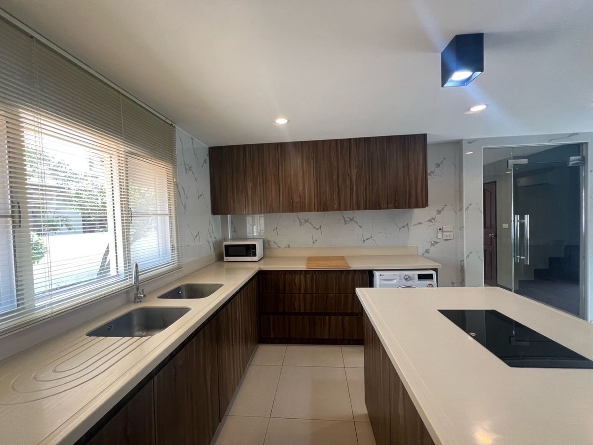 For SaleHousePathum Thani,Rangsit, Thammasat : 👇For sale  newly renovated house  in Muang Ake compound, near Rangsit University, Future park Rangsit