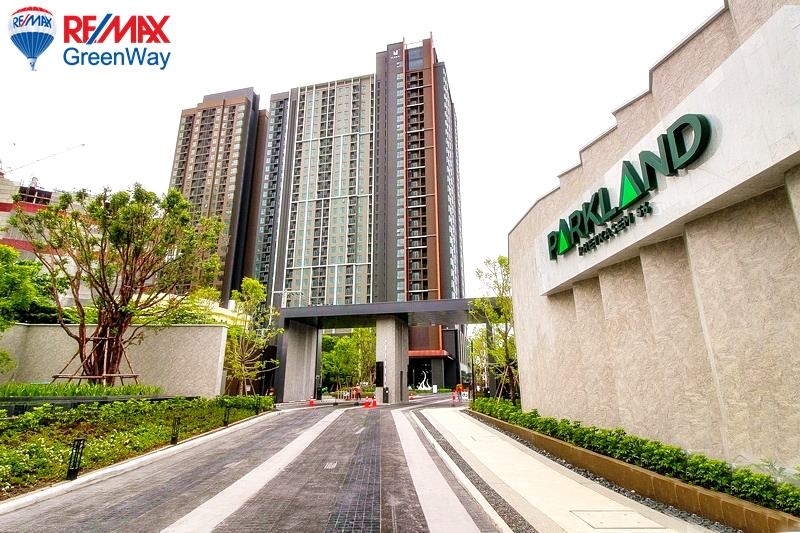 ขายคอนโดบางแค เพชรเกษม : ขาย คอนโด High Rise บนถนนเพชรเกษม The Parkland Phetkasem 56 ทำเลดีติด MRT ภาษีเจริญ , Seacon บางแค สะดวกสบาย 62.46 ตร.ม. 2 Bed 2 Bath 2 Parking Special Price 5.65 MB เท่านั้น !