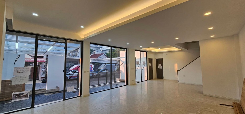 For SaleHome OfficeChokchai 4, Ladprao 71, Ladprao 48, : Home Office for Sale 3+1 floors, 4 bedrooms, 48.2 sq m Ladprao