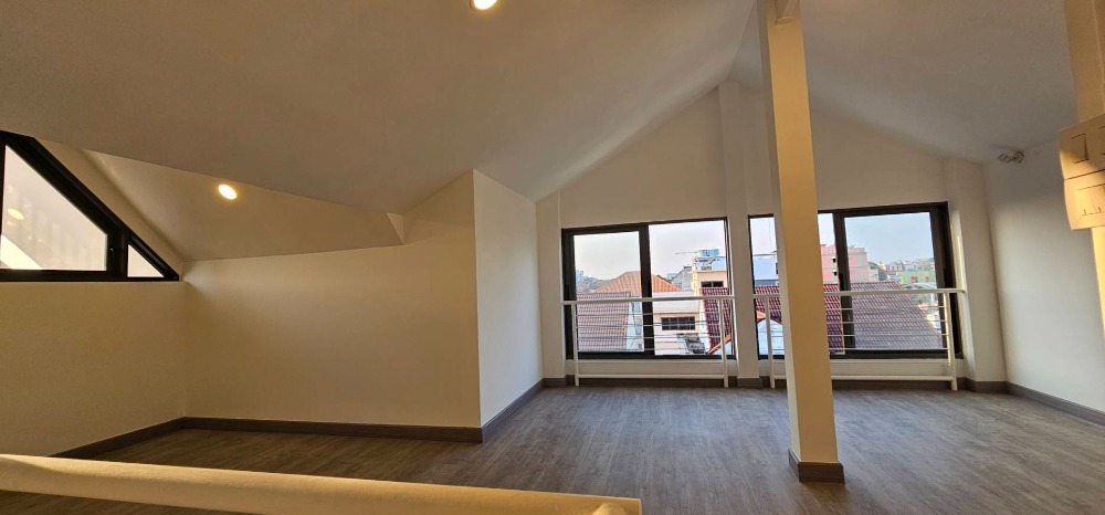 For SaleHome OfficeChokchai 4, Ladprao 71, Ladprao 48, : Home Office for Sale 3+1 floors, 4 bedrooms, 48.2 sq m Ladprao