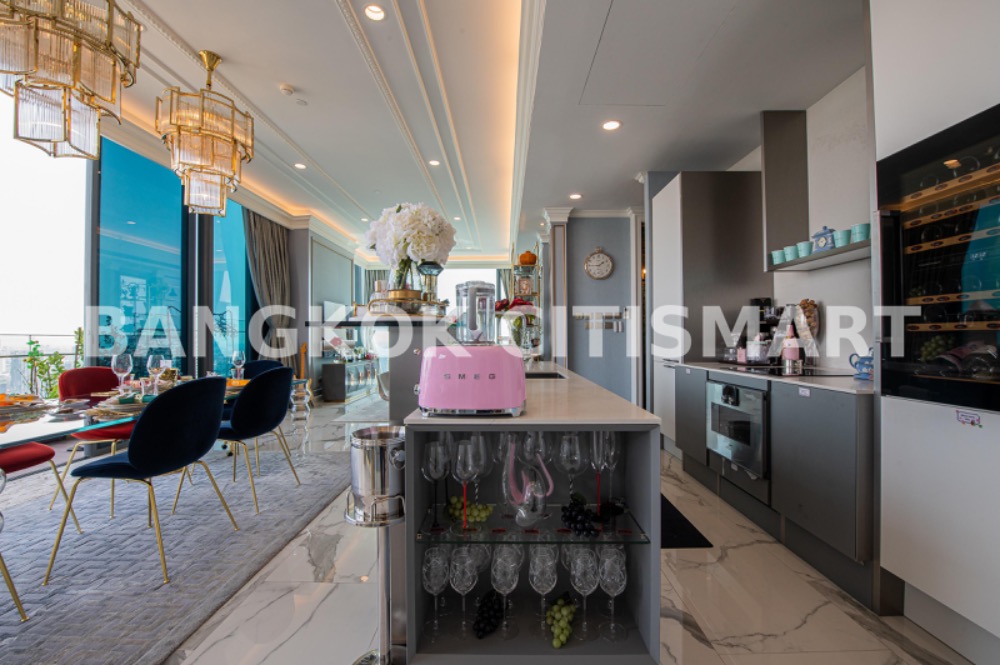 ขายคอนโดสุขุมวิท อโศก ทองหล่อ : 🔥ขายพร้อมเฟอร์ Marque Sukhumvit ราคา 111.58MB 185sq.m. 42fl. โทร 0959415999 (ณัฐ)