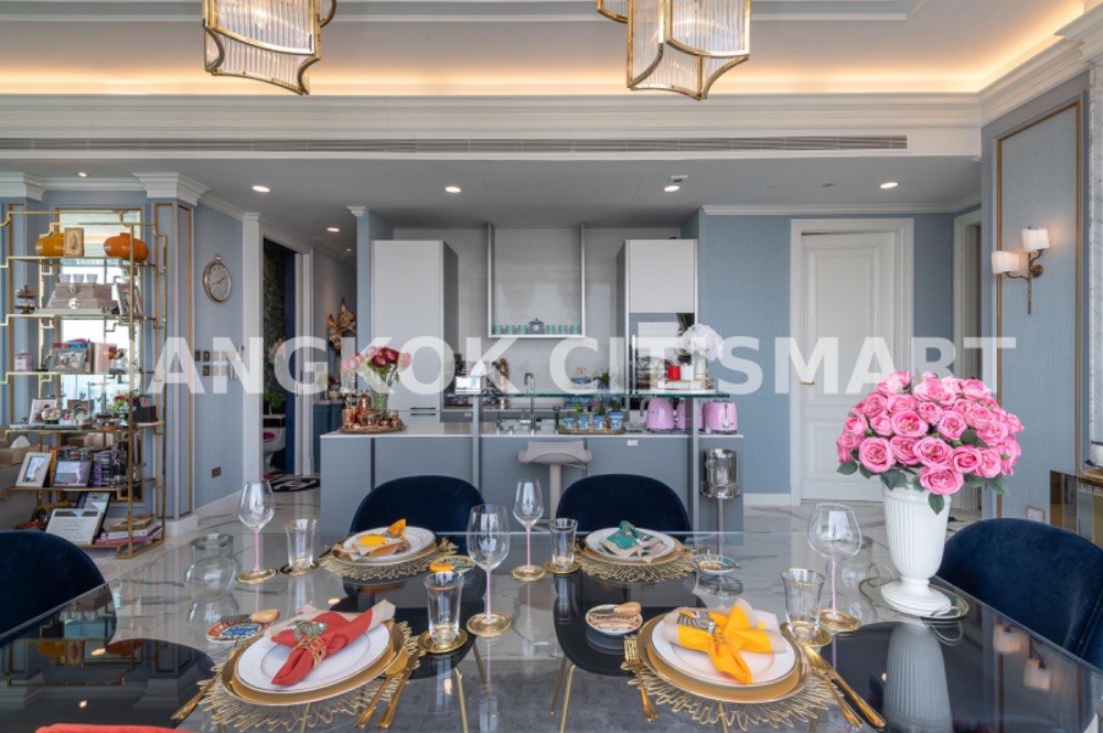 ขายคอนโดสุขุมวิท อโศก ทองหล่อ : 🔥ขายพร้อมเฟอร์ Marque Sukhumvit ราคา 111.58MB 185sq.m. 42fl. โทร 0959415999 (ณัฐ)