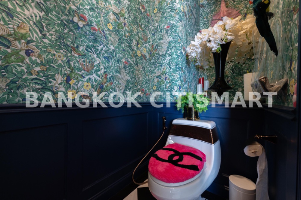 ขายคอนโดสุขุมวิท อโศก ทองหล่อ : 🔥ขายพร้อมเฟอร์ Marque Sukhumvit ราคา 111.58MB 185sq.m. 42fl. โทร 0959415999 (ณัฐ)