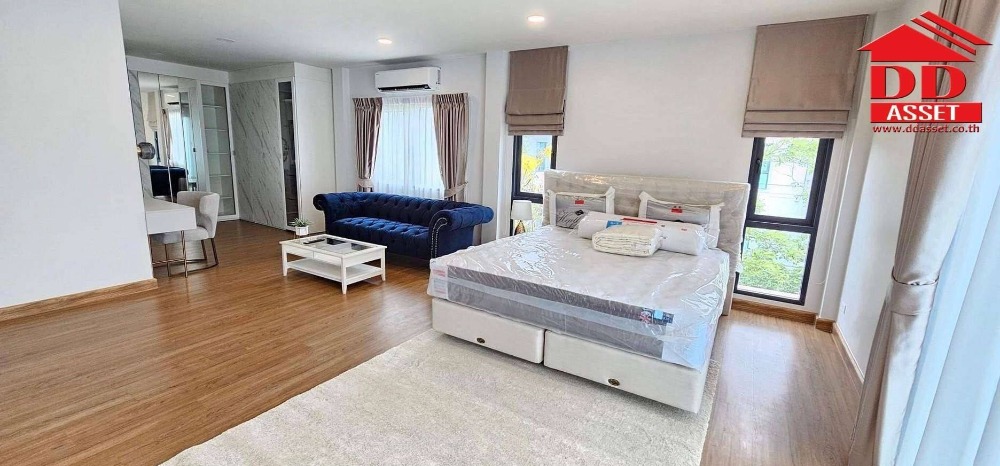 For RentHouseBangna, Bearing, Lasalle : For rent Centro Bangna Km.7 near Mega Bangna