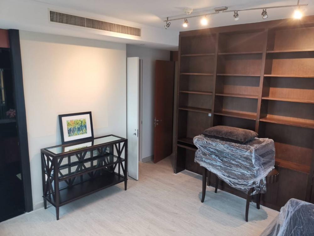 For RentCondoSathorn, Narathiwat : 🔥For urgent rent🔥 The Infinity Condo, spacious room, 2 bedrooms, 2 bathrooms, fully furnished, next to BTS Chong Nonsi ❗