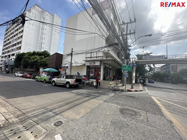 ขายที่ดินอ่อนนุช อุดมสุข : ขายที่ดินสุขุมวิท 103 ซอยอุดมสุข 30 (โรงเรียน สิริรัตนาธร) เนื้อที่ 324 ตารางวา พระโขนง กรุงเทพฯ