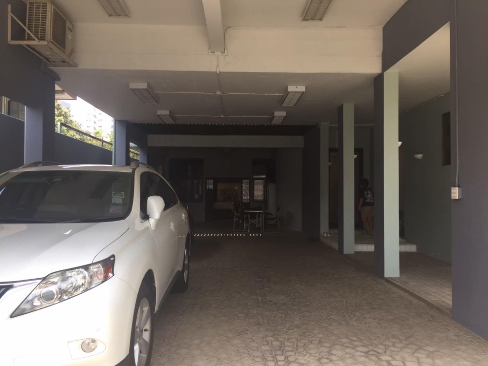 For SaleHouseChaengwatana, Muangthong : For sale: 4-storey Home Office, luxuriously decorated, ready to move in, land size 88 sq m, usable area 360 sq m.