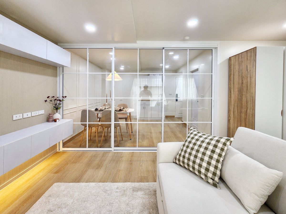 For SaleCondoRatchadapisek, Huaikwang, Suttisan : ❤️🩷🧡 Pet friendly condo in the heart of Ratchada 🧡🩷❤️ Installment starts from only 7 x x x / month, can carry a bag and move in.