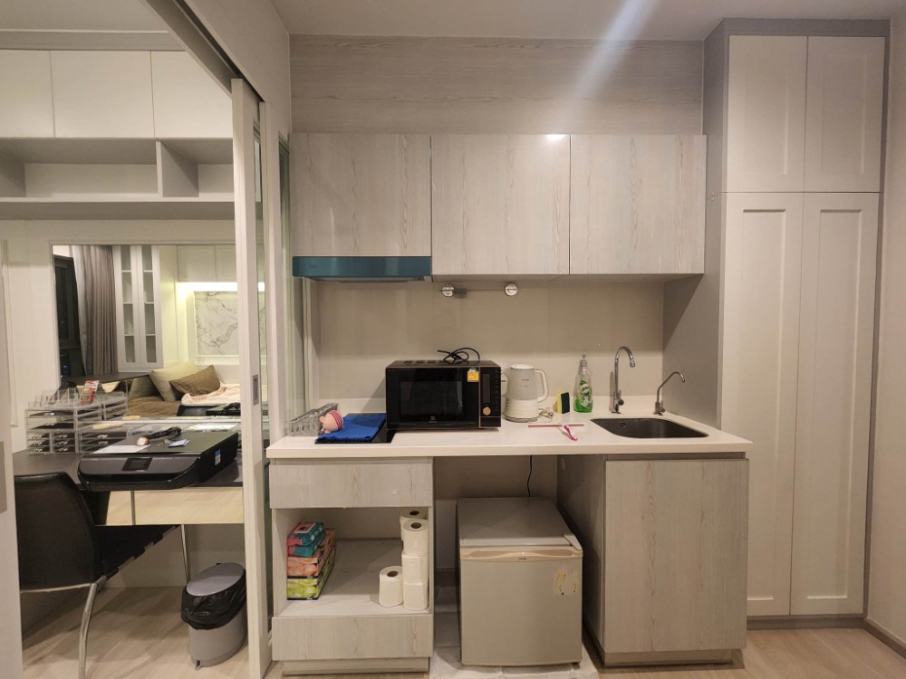 For SaleCondoWitthayu, Chidlom, Langsuan, Ploenchit : (Sale owner) Selling a beautiful room on Wireless Road, near BTS (only 600 m.) Condo LIFE ONE WIRELESS 24 sq m, 35th floor, Central Embassy viewully ready to move in, call 0954935293, contact 24 hours a day, no brokers
