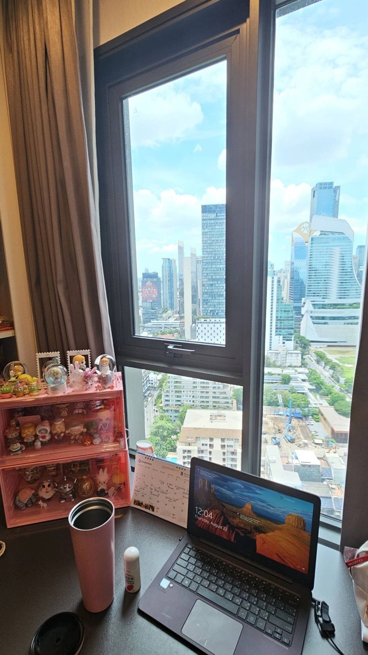 For SaleCondoWitthayu, Chidlom, Langsuan, Ploenchit : (Sale owner) Selling a beautiful room on Wireless Road, near BTS (only 600 m.) Condo LIFE ONE WIRELESS 24 sq m, 35th floor, Central Embassy viewully ready to move in, call 0954935293, contact 24 hours a day, no brokers