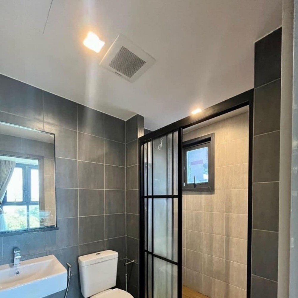 ขายคอนโดพระราม 9 เพชรบุรีตัดใหม่ RCA : S-TBGR151  ขายคอนโด เดอะเบส การ์เด้น พระราม9 ชั้น 6 ห้องริม 32 ตรม. 2.7 ล้าน 064-959-8900