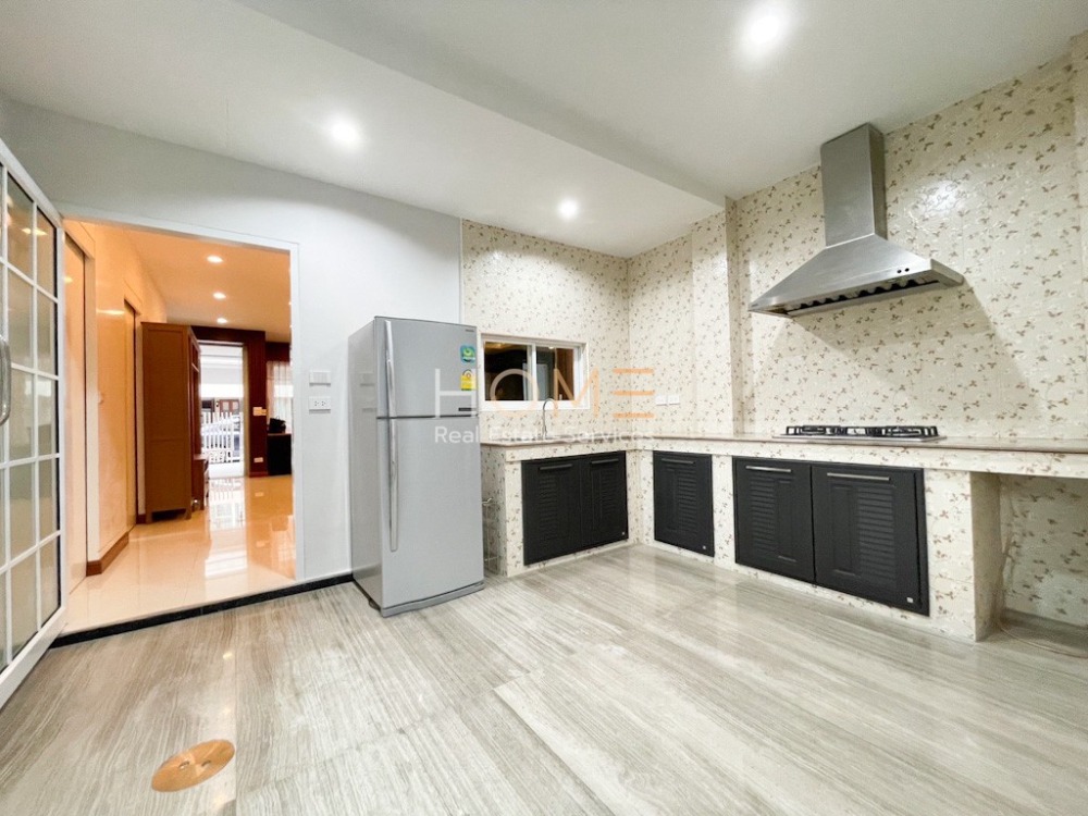 For RentTownhomePattanakan, Srinakarin : Townhome Noble Cube Pattanakarn / 2 Bedrooms (FOR RENT), Noble Cube Pattanakarn / Townhome 2 Bedrooms (FOR RENT) PALM702