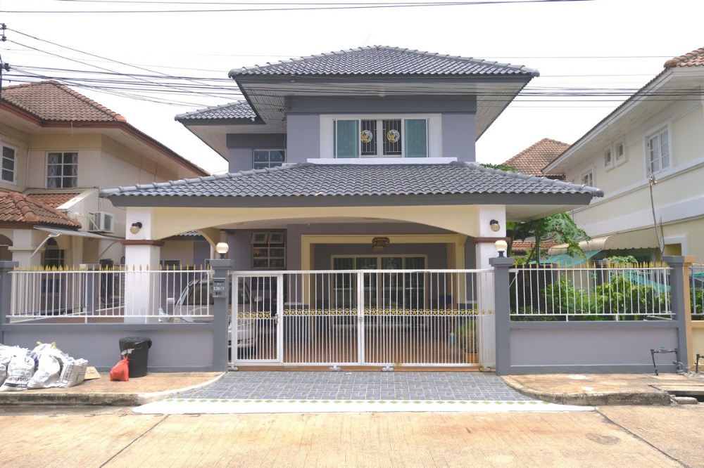 ขายบ้านปทุมธานี รังสิต ธรรมศาสตร์ : ขายบ้าน 2 ชั้น 43 ตารางวา ม.ภัทรนิเวศน์ ปทุมธานี ปรับปรุงใหม่ทั้งหลัง พร้อมอยู่