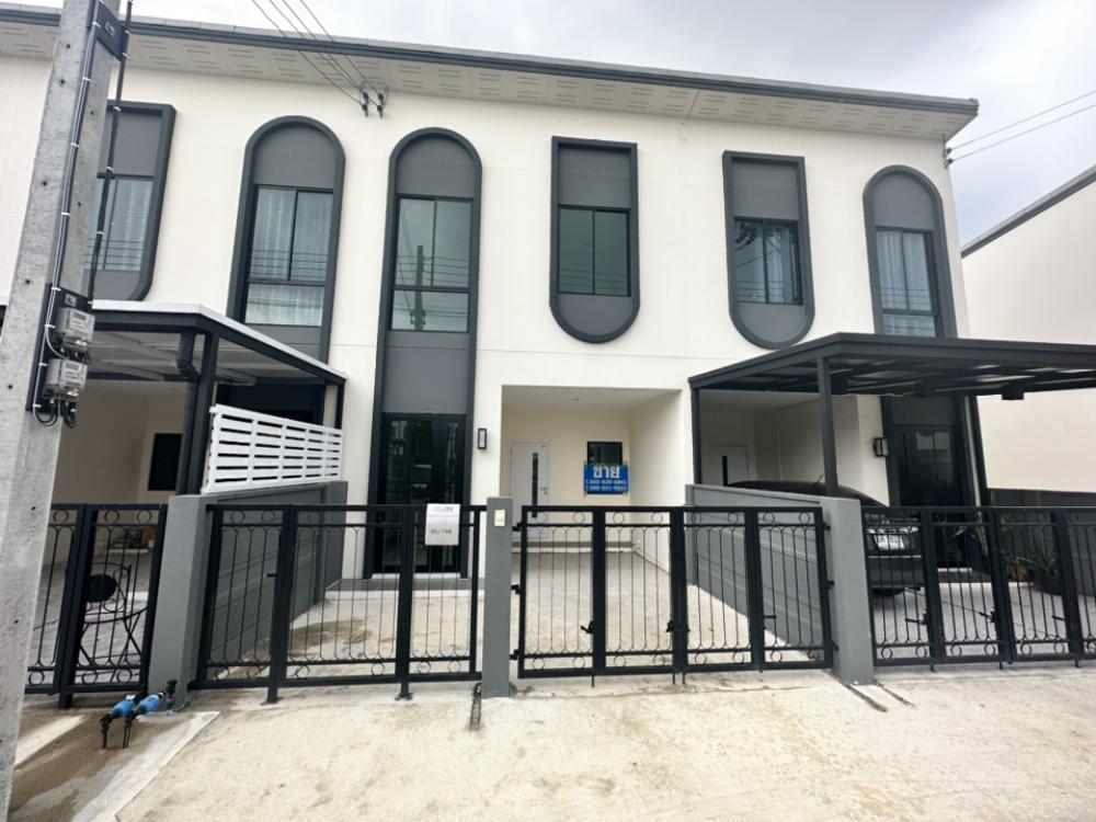 For SaleTownhomePathum Thani,Rangsit, Thammasat : Cheap sale, Townhome m life Lam Luk Ka Khlong 4 (new house, never occupied)