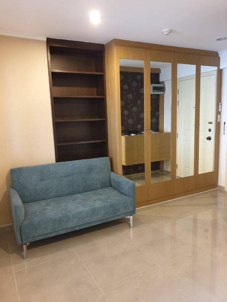 For RentCondoNawamin, Ramindra : ✨️ For rent, separate kitchen, separate bedroom There is a washing machine 8,500 ✨️ Details Lumpini Ville Laksi Ramintra 32 sq m. 1 bedroom, fully furnished, 2 air conditioners, there is a washing machine, TV, refrigerator, microwave, water heater. swimmi