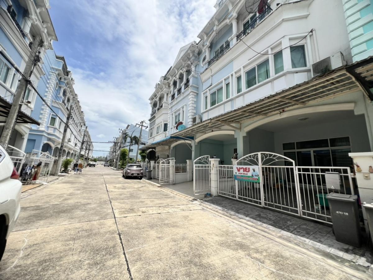 ขายทาวน์โฮมลาดกระบัง สุวรรณภูมิ : ขายทาวน์โฮม 3 ชั้น ในโครงการ ยูโรเปี้ยนทาวน์  ซอยลาดกระบัง 24/1ราคาถูกมากติดถนนลาดกระบัง