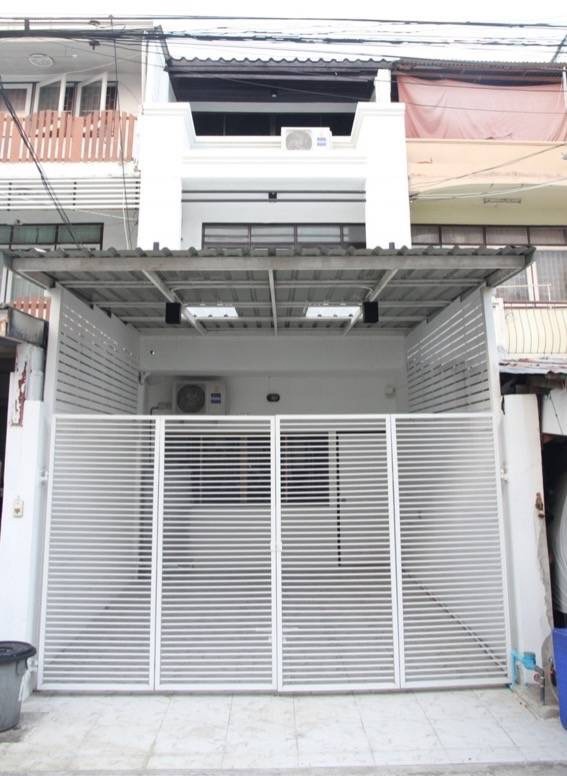 ให้เช่าทาวน์โฮมลาดพร้าว101 แฮปปี้แลนด์ : ให้เช่าทาวน์เฮ้าส์ โซนลาดพร้าว-บางกะปิ ใกล้ เดอะมอลล์บางกะปิ เพียง 5 นาที