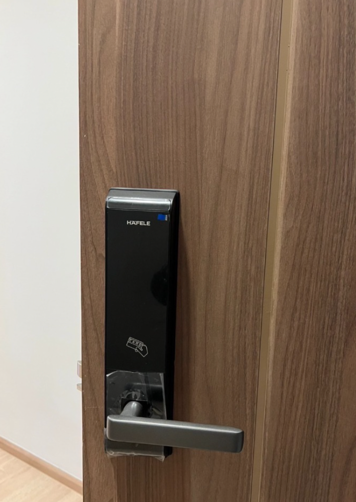 For RentCondoPattanakan, Srinakarin : (no co agent) Metris Pattanakarn Ekkamai 30 sq.m. Sell 3 MB Please Add Line ID @806qphgn 0841505483