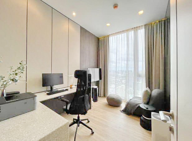 For SaleCondoSapankwai,Jatujak : 4153😍 For SELL Selling 3 bedrooms🚄near BTS Saphan Khwai 🏢The Line Phahonyothin-Pradipat THE LINE Phahol-Pradipat🔔Area: 88.55 sq m.💲Selling: 18,400,000฿📞O99-5919653,065-9423251✅LineID:@sureresidence