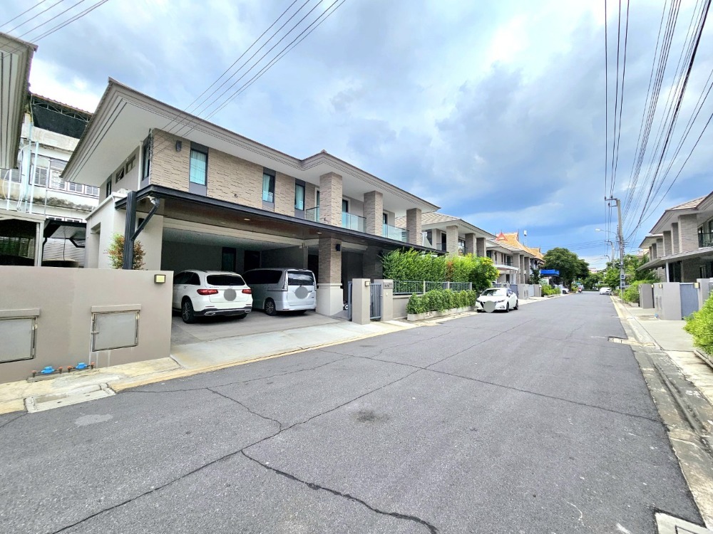 ขายบ้านเสรีไทย-นิด้า : ขายบ้านเดี่ยว ติดถนนเสรีไทย หมู่บ้านอารียาบุษบา-ลาดพร้าว-เสรีไทย 70 ตารางวา 3 ห้องนอน ห้องน้ำในตัว มีห้องแม่บ้าน แขวงคันนายาว เขตคันนายาว กรุงเทพมหานคร