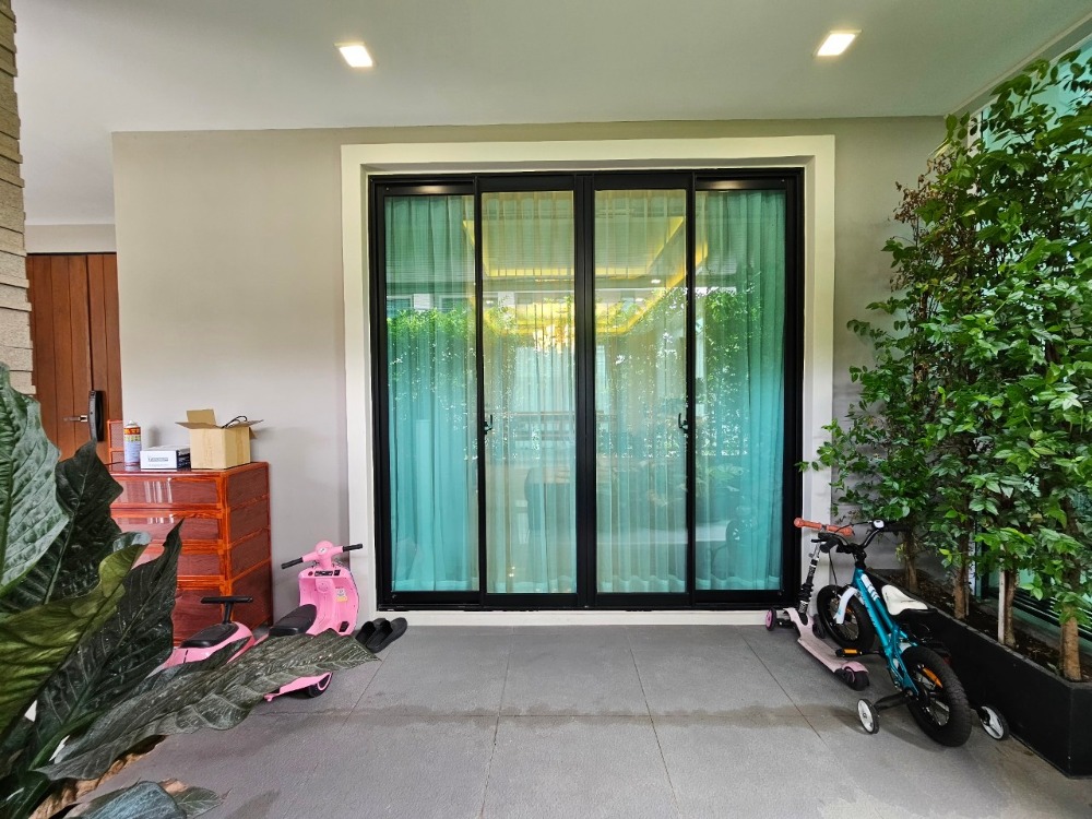 ขายบ้านเสรีไทย-นิด้า : ขายบ้านเดี่ยว ติดถนนเสรีไทย หมู่บ้านอารียาบุษบา-ลาดพร้าว-เสรีไทย 70 ตารางวา 3 ห้องนอน ห้องน้ำในตัว มีห้องแม่บ้าน แขวงคันนายาว เขตคันนายาว กรุงเทพมหานคร