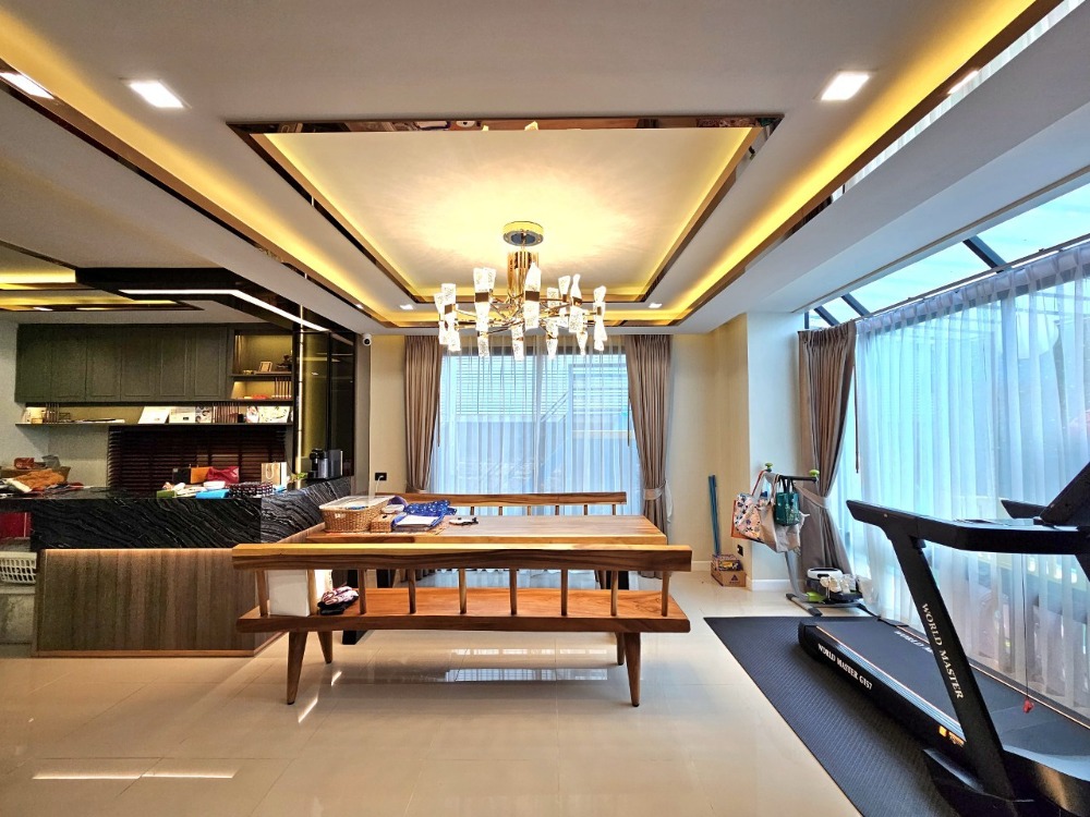 ขายบ้านเสรีไทย-นิด้า : ขายบ้านเดี่ยว ติดถนนเสรีไทย หมู่บ้านอารียาบุษบา-ลาดพร้าว-เสรีไทย 70 ตารางวา 3 ห้องนอน ห้องน้ำในตัว มีห้องแม่บ้าน แขวงคันนายาว เขตคันนายาว กรุงเทพมหานคร