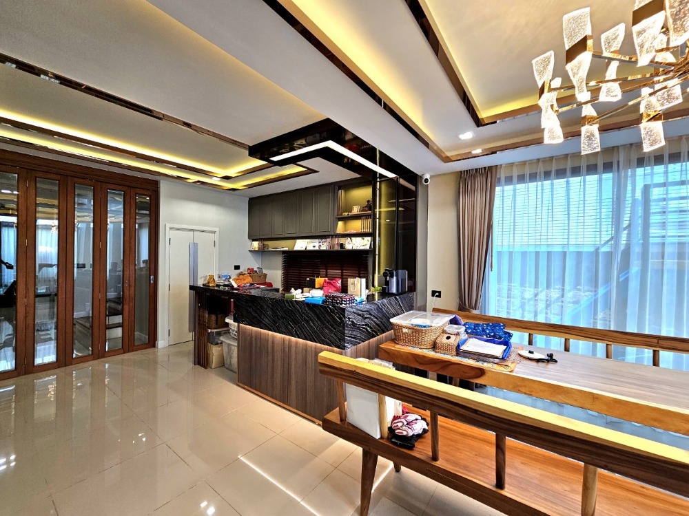 ขายบ้านเสรีไทย-นิด้า : ขายบ้านเดี่ยว ติดถนนเสรีไทย หมู่บ้านอารียาบุษบา-ลาดพร้าว-เสรีไทย 70 ตารางวา 3 ห้องนอน ห้องน้ำในตัว มีห้องแม่บ้าน แขวงคันนายาว เขตคันนายาว กรุงเทพมหานคร