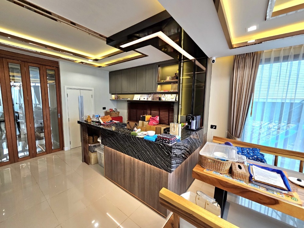 ขายบ้านเสรีไทย-นิด้า : ขายบ้านเดี่ยว ติดถนนเสรีไทย หมู่บ้านอารียาบุษบา-ลาดพร้าว-เสรีไทย 70 ตารางวา 3 ห้องนอน ห้องน้ำในตัว มีห้องแม่บ้าน แขวงคันนายาว เขตคันนายาว กรุงเทพมหานคร