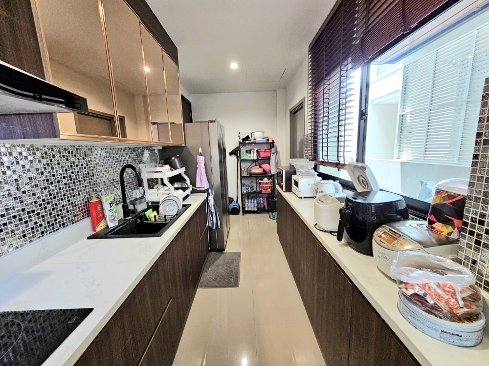 ขายบ้านเสรีไทย-นิด้า : ขายบ้านเดี่ยว ติดถนนเสรีไทย หมู่บ้านอารียาบุษบา-ลาดพร้าว-เสรีไทย 70 ตารางวา 3 ห้องนอน ห้องน้ำในตัว มีห้องแม่บ้าน แขวงคันนายาว เขตคันนายาว กรุงเทพมหานคร