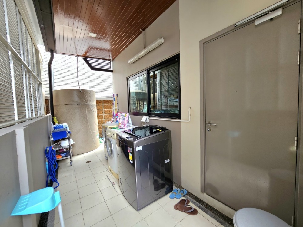 ขายบ้านเสรีไทย-นิด้า : ขายบ้านเดี่ยว ติดถนนเสรีไทย หมู่บ้านอารียาบุษบา-ลาดพร้าว-เสรีไทย 70 ตารางวา 3 ห้องนอน ห้องน้ำในตัว มีห้องแม่บ้าน แขวงคันนายาว เขตคันนายาว กรุงเทพมหานคร