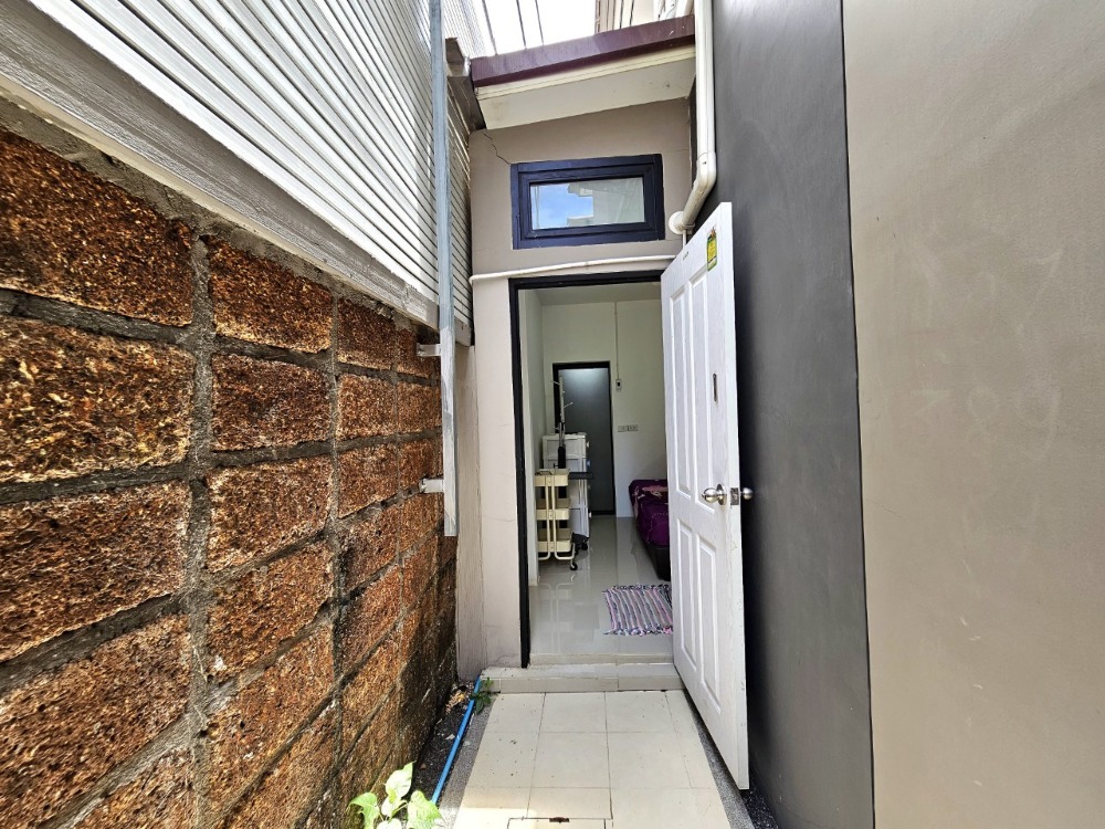 ขายบ้านเสรีไทย-นิด้า : ขายบ้านเดี่ยว ติดถนนเสรีไทย หมู่บ้านอารียาบุษบา-ลาดพร้าว-เสรีไทย 70 ตารางวา 3 ห้องนอน ห้องน้ำในตัว มีห้องแม่บ้าน แขวงคันนายาว เขตคันนายาว กรุงเทพมหานคร