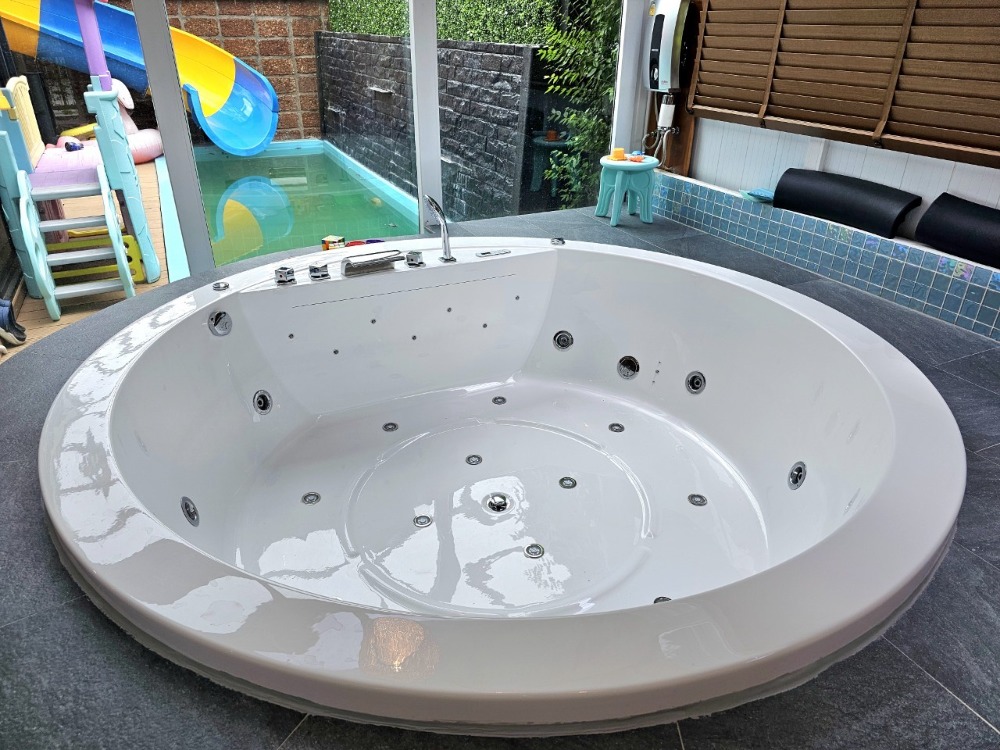 ขายบ้านเสรีไทย-นิด้า : ขายบ้านเดี่ยว ติดถนนเสรีไทย หมู่บ้านอารียาบุษบา-ลาดพร้าว-เสรีไทย 70 ตารางวา 3 ห้องนอน ห้องน้ำในตัว มีห้องแม่บ้าน แขวงคันนายาว เขตคันนายาว กรุงเทพมหานคร