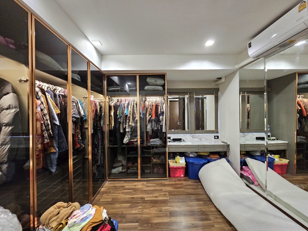 ขายบ้านเสรีไทย-นิด้า : ขายบ้านเดี่ยว ติดถนนเสรีไทย หมู่บ้านอารียาบุษบา-ลาดพร้าว-เสรีไทย 70 ตารางวา 3 ห้องนอน ห้องน้ำในตัว มีห้องแม่บ้าน แขวงคันนายาว เขตคันนายาว กรุงเทพมหานคร