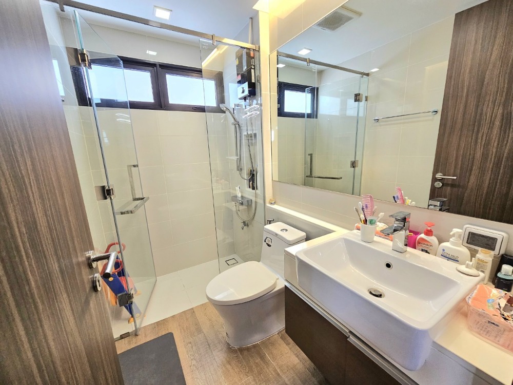 ขายบ้านเสรีไทย-นิด้า : ขายบ้านเดี่ยว ติดถนนเสรีไทย หมู่บ้านอารียาบุษบา-ลาดพร้าว-เสรีไทย 70 ตารางวา 3 ห้องนอน ห้องน้ำในตัว มีห้องแม่บ้าน แขวงคันนายาว เขตคันนายาว กรุงเทพมหานคร