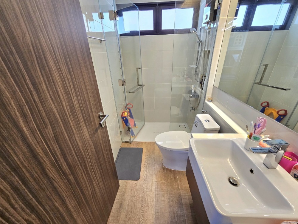 ขายบ้านเสรีไทย-นิด้า : ขายบ้านเดี่ยว ติดถนนเสรีไทย หมู่บ้านอารียาบุษบา-ลาดพร้าว-เสรีไทย 70 ตารางวา 3 ห้องนอน ห้องน้ำในตัว มีห้องแม่บ้าน แขวงคันนายาว เขตคันนายาว กรุงเทพมหานคร