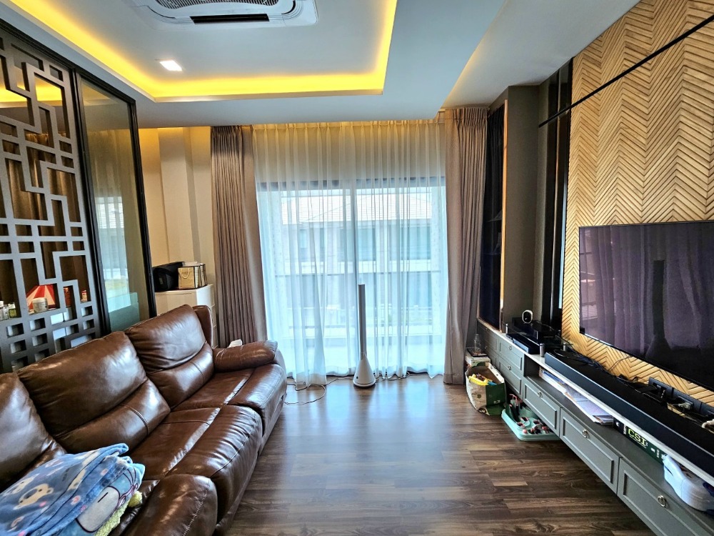 ขายบ้านเสรีไทย-นิด้า : ขายบ้านเดี่ยว ติดถนนเสรีไทย หมู่บ้านอารียาบุษบา-ลาดพร้าว-เสรีไทย 70 ตารางวา 3 ห้องนอน ห้องน้ำในตัว มีห้องแม่บ้าน แขวงคันนายาว เขตคันนายาว กรุงเทพมหานคร