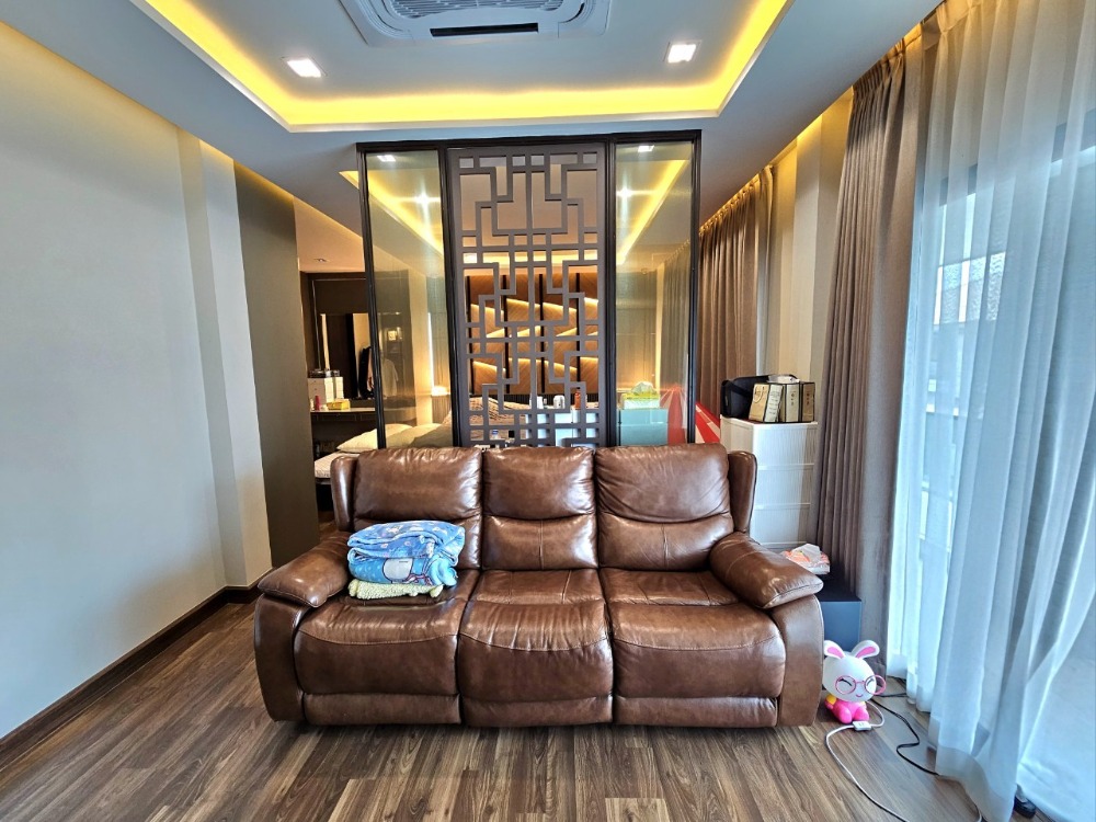 ขายบ้านเสรีไทย-นิด้า : ขายบ้านเดี่ยว ติดถนนเสรีไทย หมู่บ้านอารียาบุษบา-ลาดพร้าว-เสรีไทย 70 ตารางวา 3 ห้องนอน ห้องน้ำในตัว มีห้องแม่บ้าน แขวงคันนายาว เขตคันนายาว กรุงเทพมหานคร