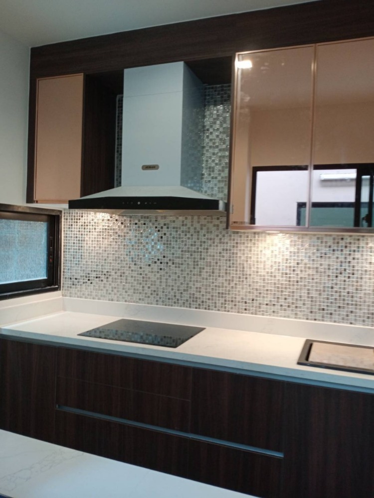 ขายบ้านเสรีไทย-นิด้า : ขายบ้านเดี่ยว ติดถนนเสรีไทย หมู่บ้านอารียาบุษบา-ลาดพร้าว-เสรีไทย 70 ตารางวา 3 ห้องนอน ห้องน้ำในตัว มีห้องแม่บ้าน แขวงคันนายาว เขตคันนายาว กรุงเทพมหานคร