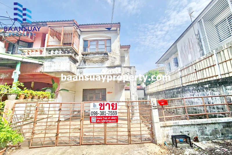 For SaleTownhomeRattanathibet, Sanambinna : Urgent sale, 2-storey townhouse, Kret Kaew Garden Village 5, behind the corner of Soi Rattanathibet 26, near the Purple Line BTS, Bang Kraso Station and Central Rattanathibet.
