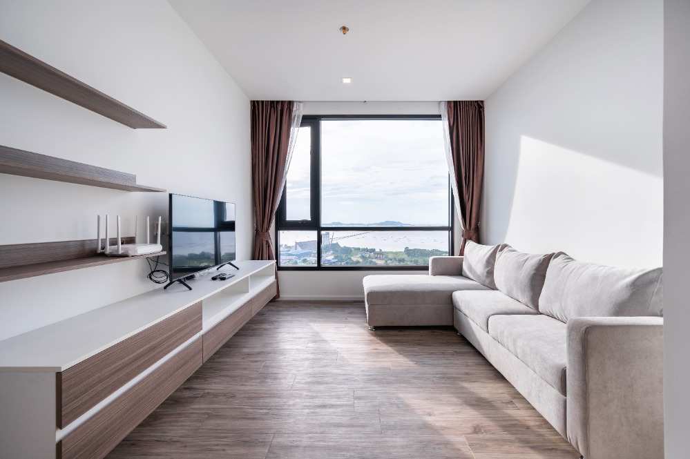 ให้เช่าคอนโดศรีราชา แหลมฉบัง บ้านบึง : 🏖️คอนโดให้เช่า ไนท์บริดจ์ ดิ โอเชี่ยน ศรีราชา 2 ห้องนอน 57 ตรม. (Service residence by Hampton)  ✅รับสัญญาระยะตั้งแต่ 1 เดือนขึ้นไป